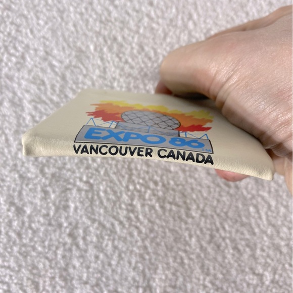 Vintage Expo 86 Vancouver Canada Vinyl Coin Purse Chance Purse RARE - Picture 2 of 9